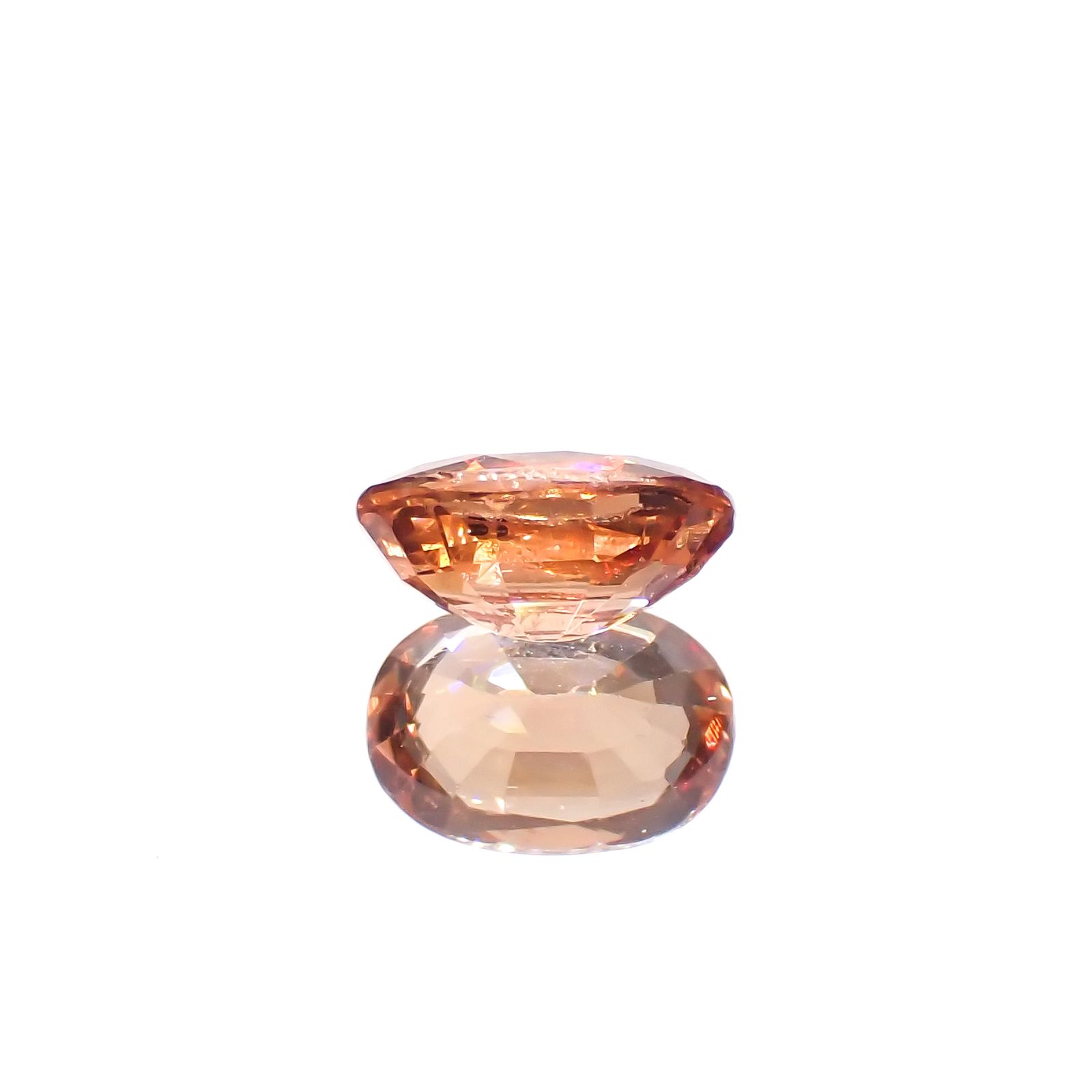 カラーチェンジマラヤガーネット(宝石名ガーネット)タンザニア産 1.04ct 識別済[230421637]7x4.8mm前後