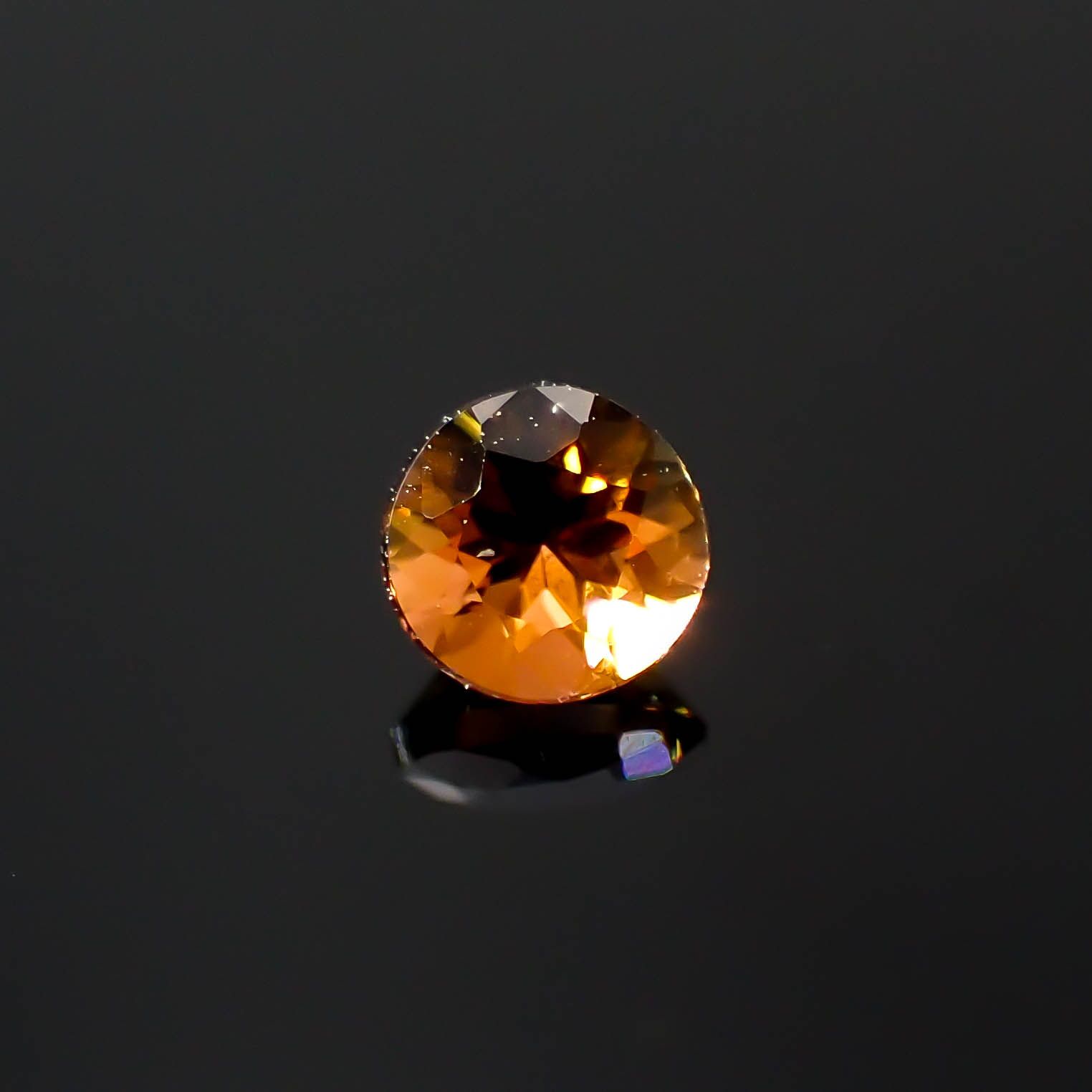 ゴールデンアイオライト マダガスカル産 0.13ct[240527664]3.2x3.2mm前後