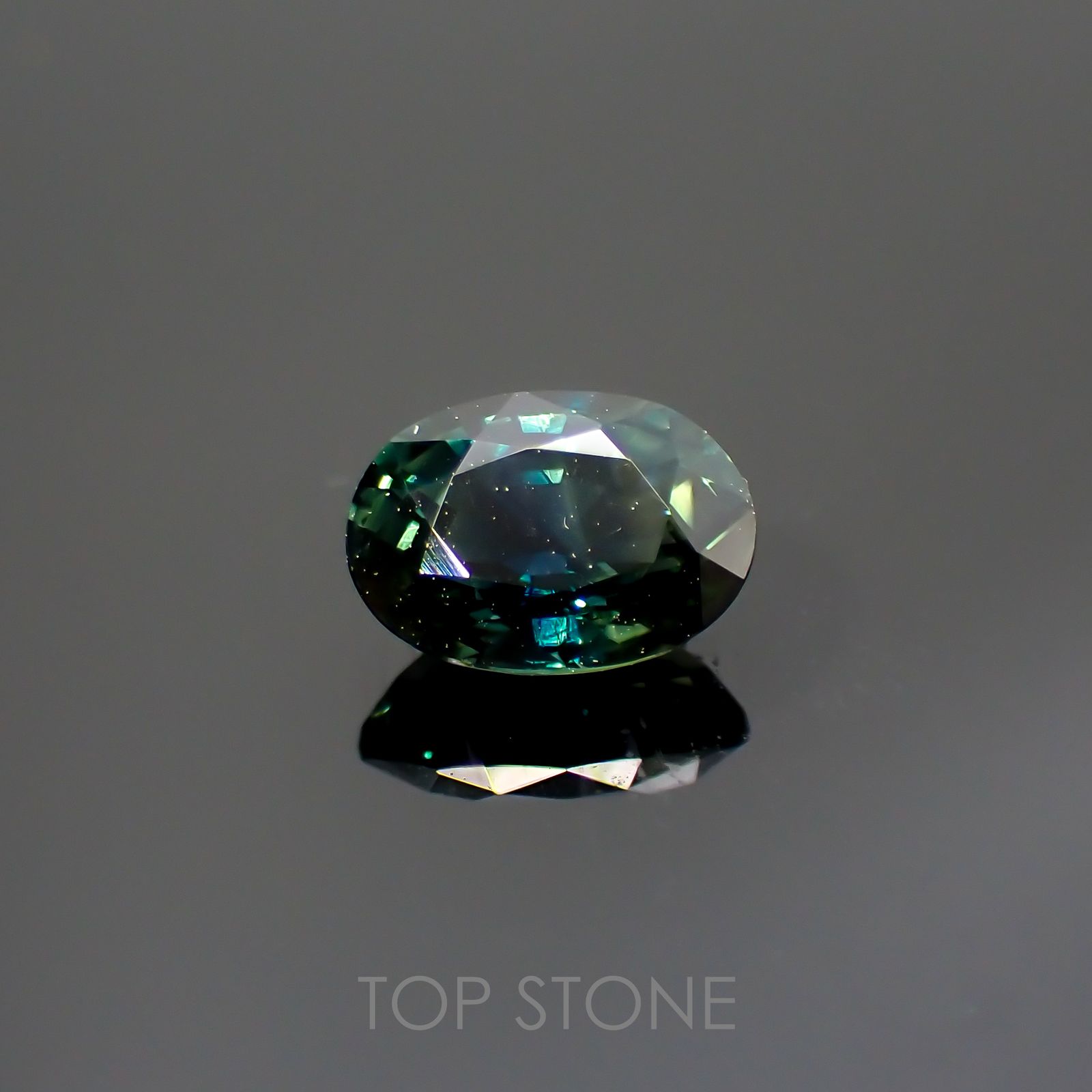 バイカラーサファイア(宝石名バイカラー・サファイア)マダガスカル/オーストラリア産 1.22ct 識別済[220114081]7.1x5.2mm前後