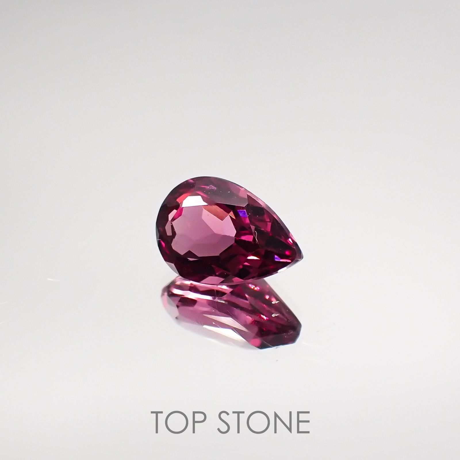 マラヤガーネット(宝石名ガーネット) タンザニア産 1.43ct 識別済[210711609]8.1×5.5mm前後