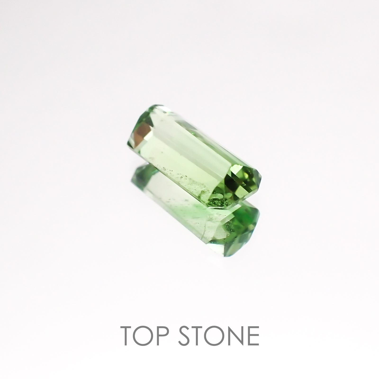 バイカラーツァボライト タンザニア産 ルース 1.52ct[20128482]9.5×4.4mm前後