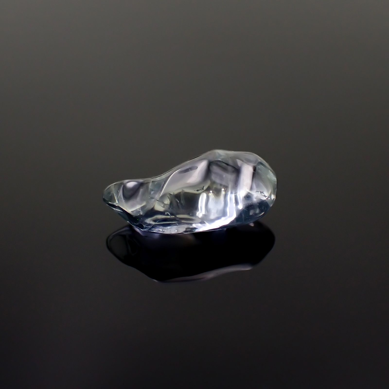 ◇フリーフォーム◇サファイア 非加熱 マダガスカル産 3.76ct[230722660]12.7x6.4mm前後
