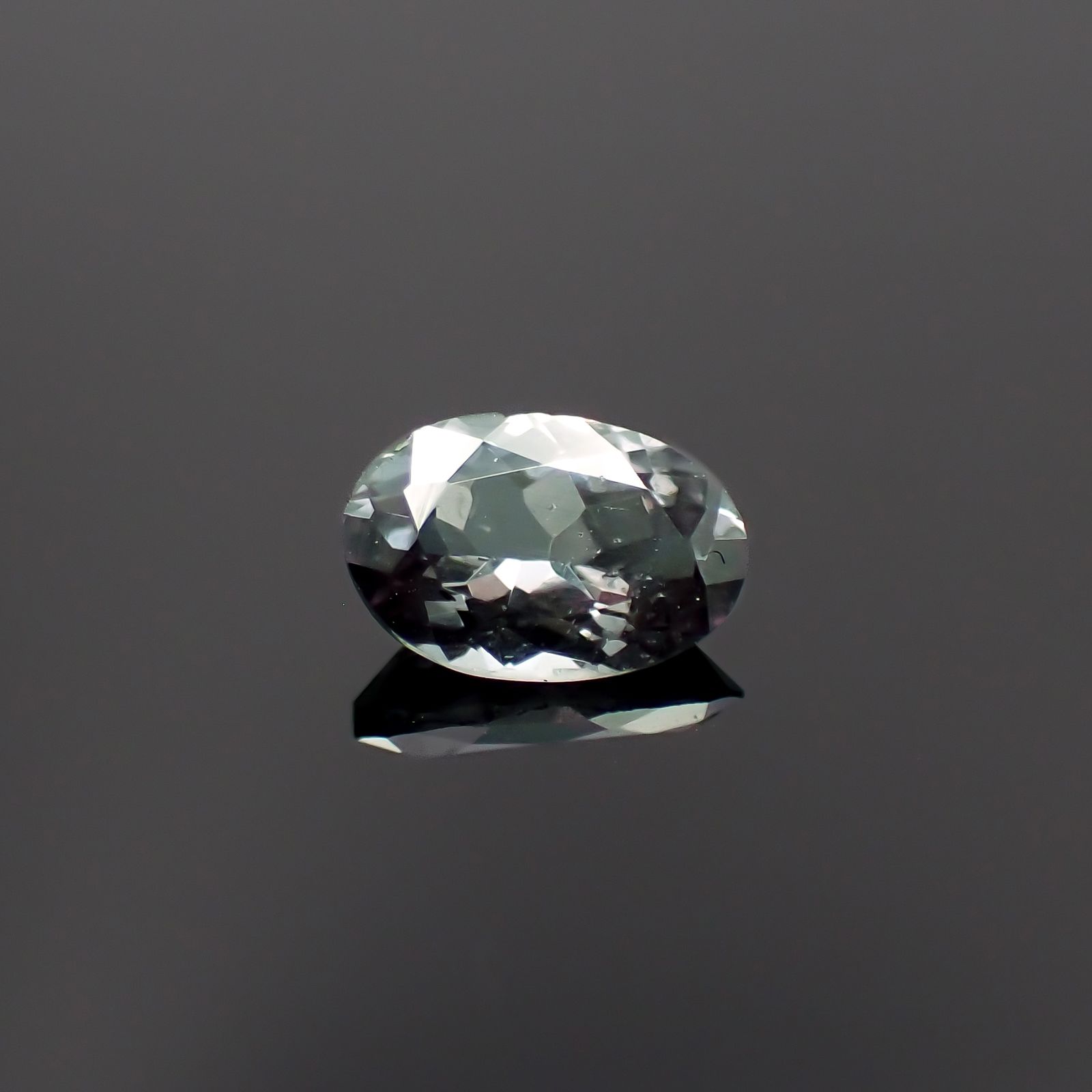 カラーチェンジガーネット アレキタイプ マダガスカル・ベキリー産 0.45ct[230522172]5.8x3.9mm前後