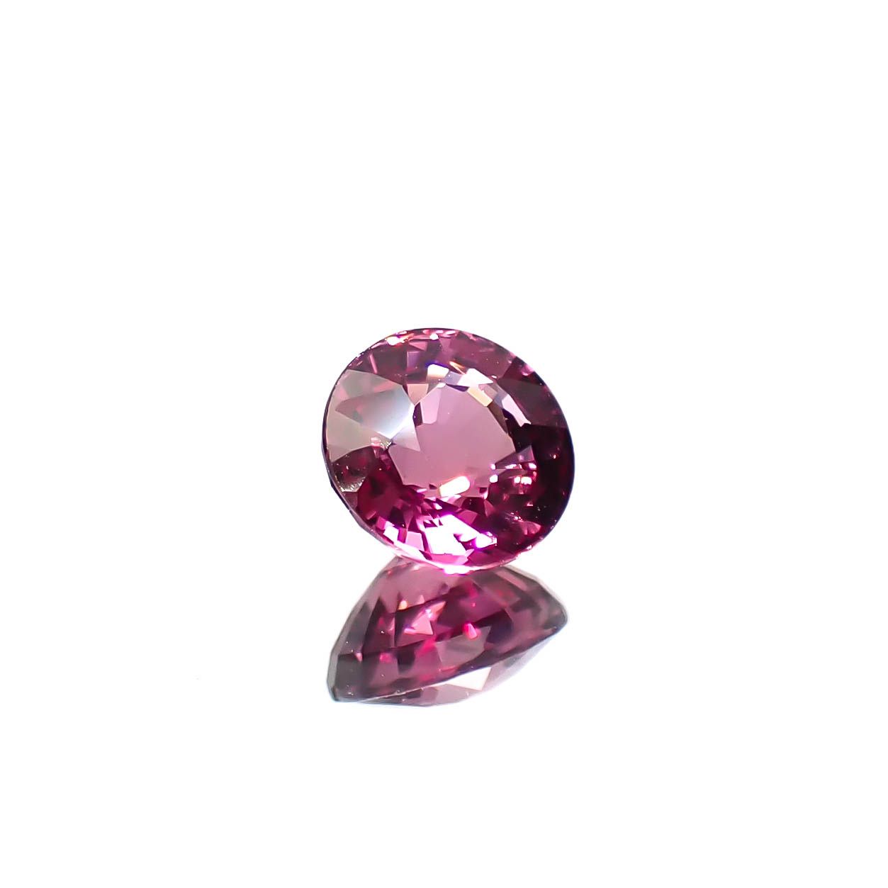 ロードライトガーネット(宝石名ロードライト・ガーネット)ブラジル産 0.72ct 識別済[250129715]5.2x5.2mm前後