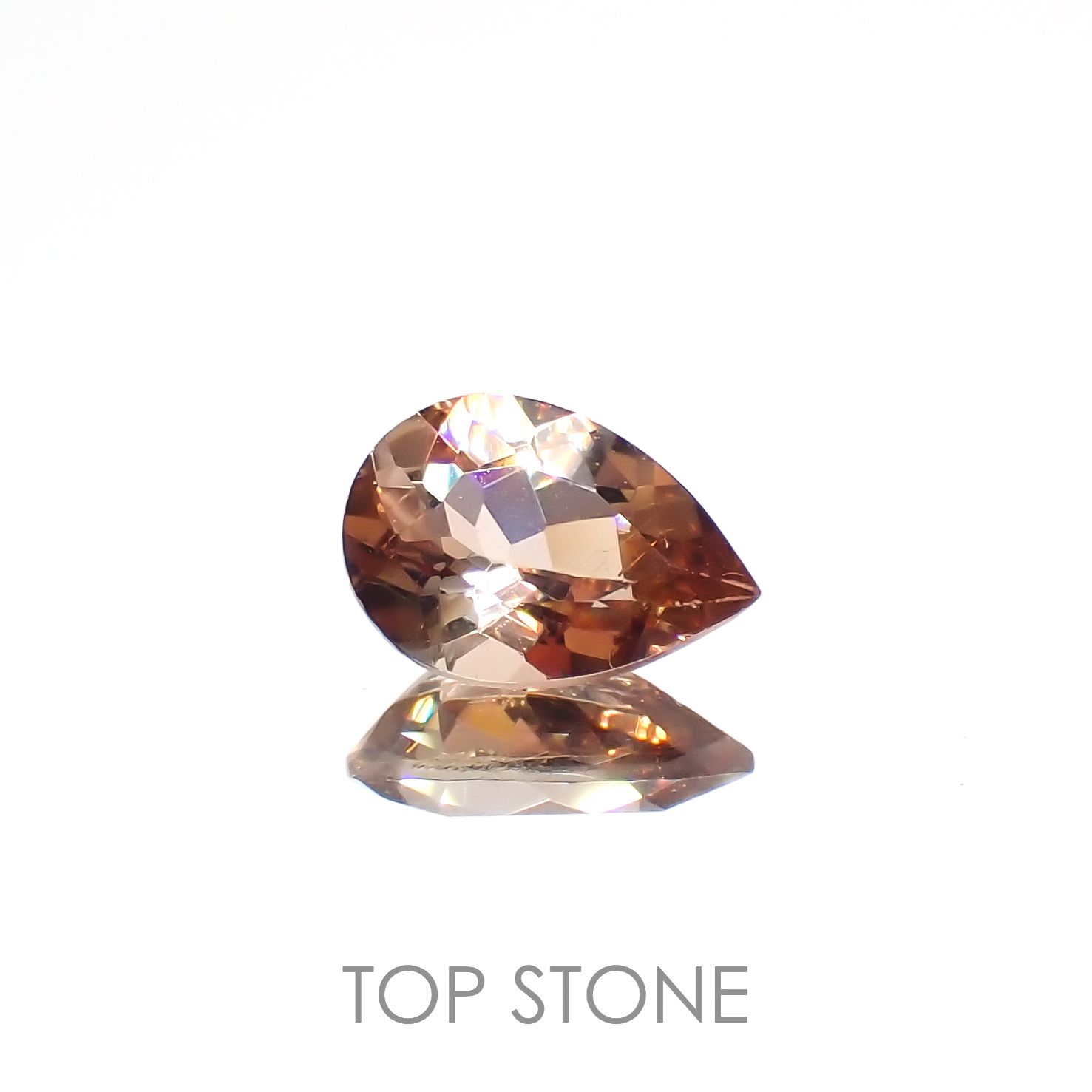 バイカラーアンダリュサイト(宝石名アンダリュサイト)スリランカ/マダガスカル産 0.64ct 識別済[230320835]7.1x4.9mm前後