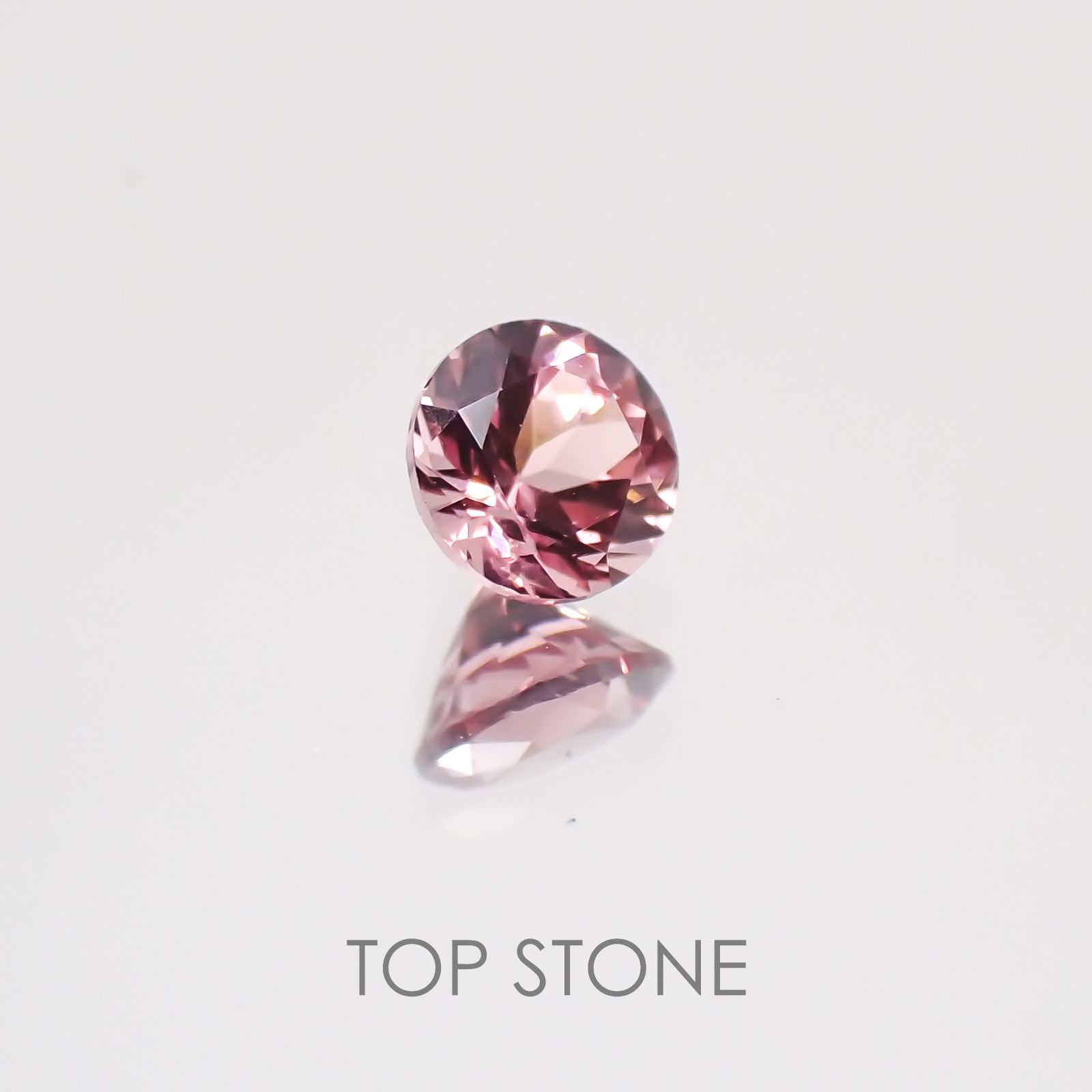 マラヤガーネット タンザニア産 ルース 0.22ct[21059379]3.6×3.6mm前後