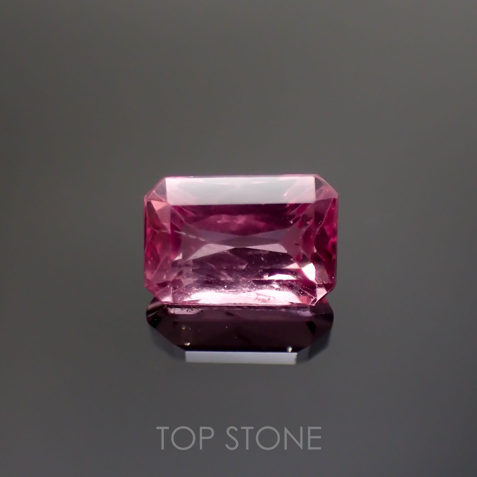 ピンクスピネル(宝石名ピンク・スピネル) タンザニア産 1.089ct ソ付(彩珠)[20117314]6.7×4.5mm前後