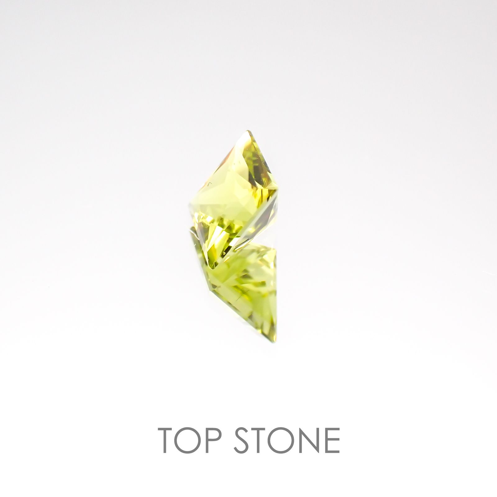 ◇プリンセスカット◇カナリートルマリン モザンビーク産 ルース 0.64ct[20117435]5×5mm前後