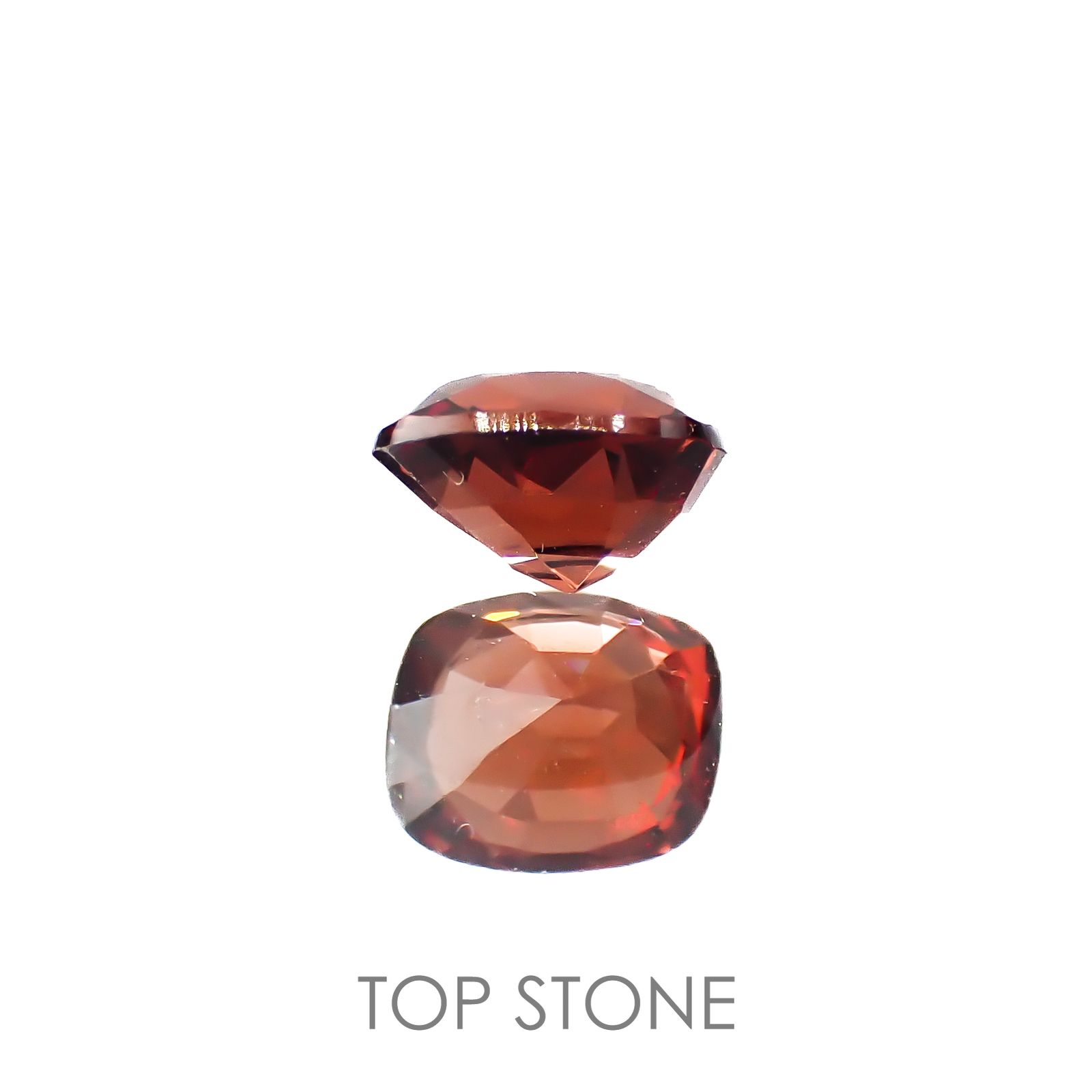 レッドスピネル(宝石名スピネル)ビルマ/マダガスカル産 0.62ct 識別済[220817538]5.3x4.5mm前後