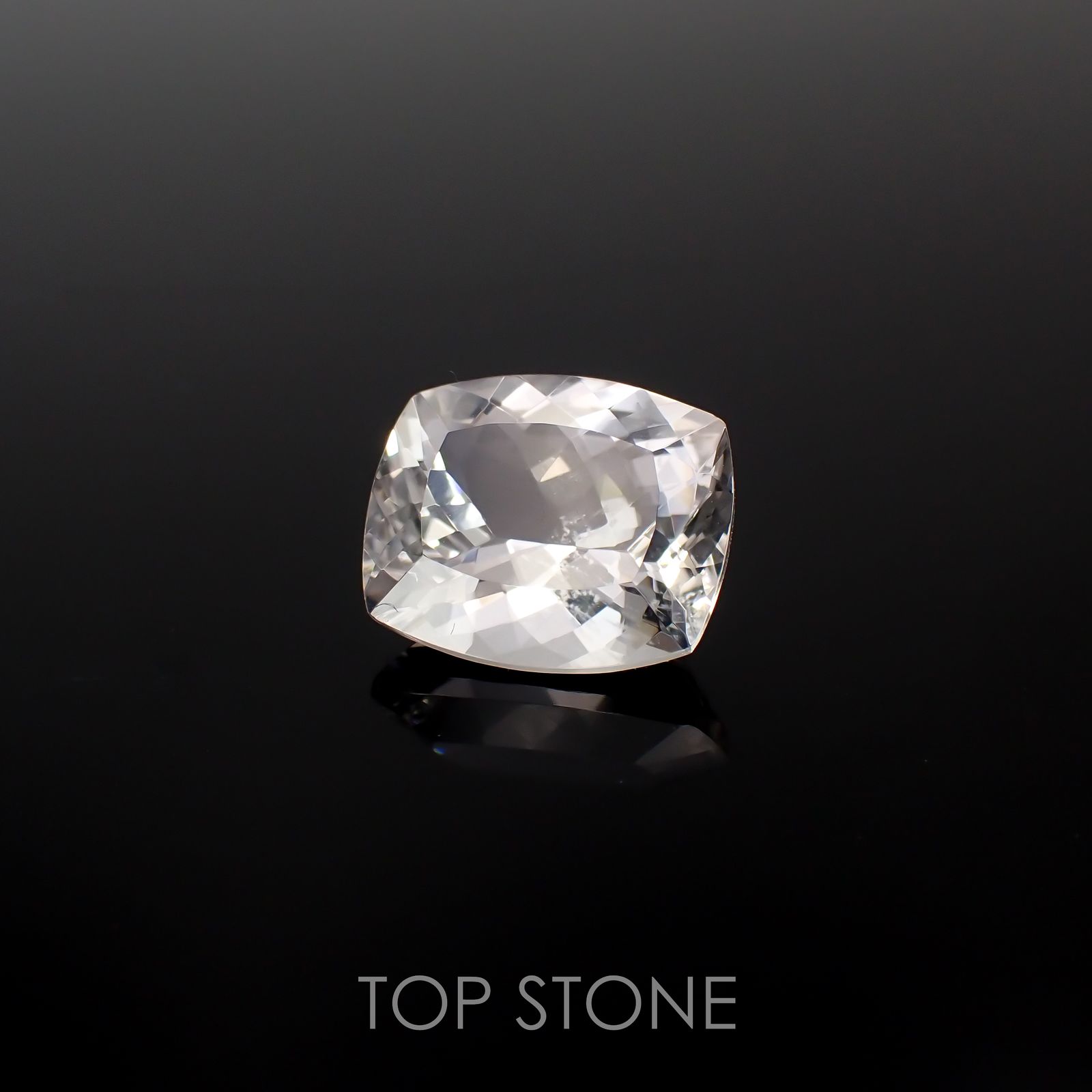 ダンビュライト(宝石名ホワイト・ダンブライト)メキシコ産 8.88ct 識別済[221018896]14.1x11.9mm前後