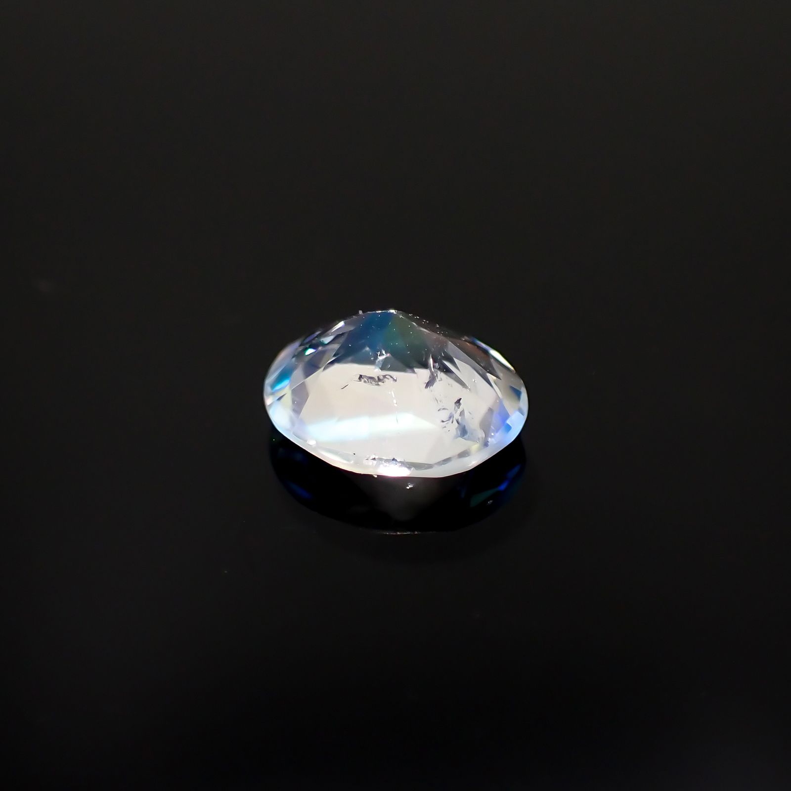 レインボームーンストーン(宝石名ラブラドライト)タンザニア産 0.67ct 識別済[230321265]6.6x5.7mm前後