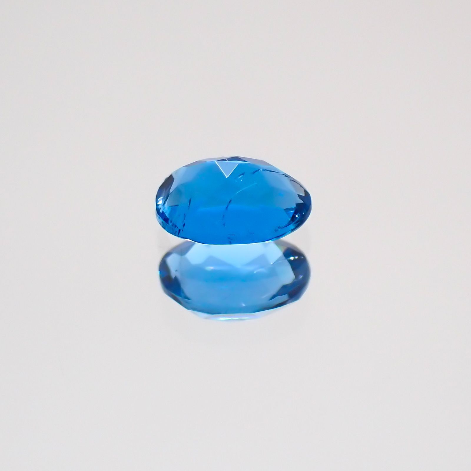 アウイナイト フルオレッセンス(宝石名アウイナイト) ドイツ産 0.145ct ソ付(日独)[21019335]4×2.9mm前後