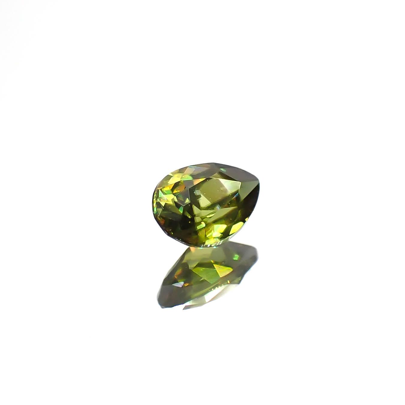 カラーチェンジスフェーン パキスタン産 0.23ct[231224737]4.6x3.1mm前後