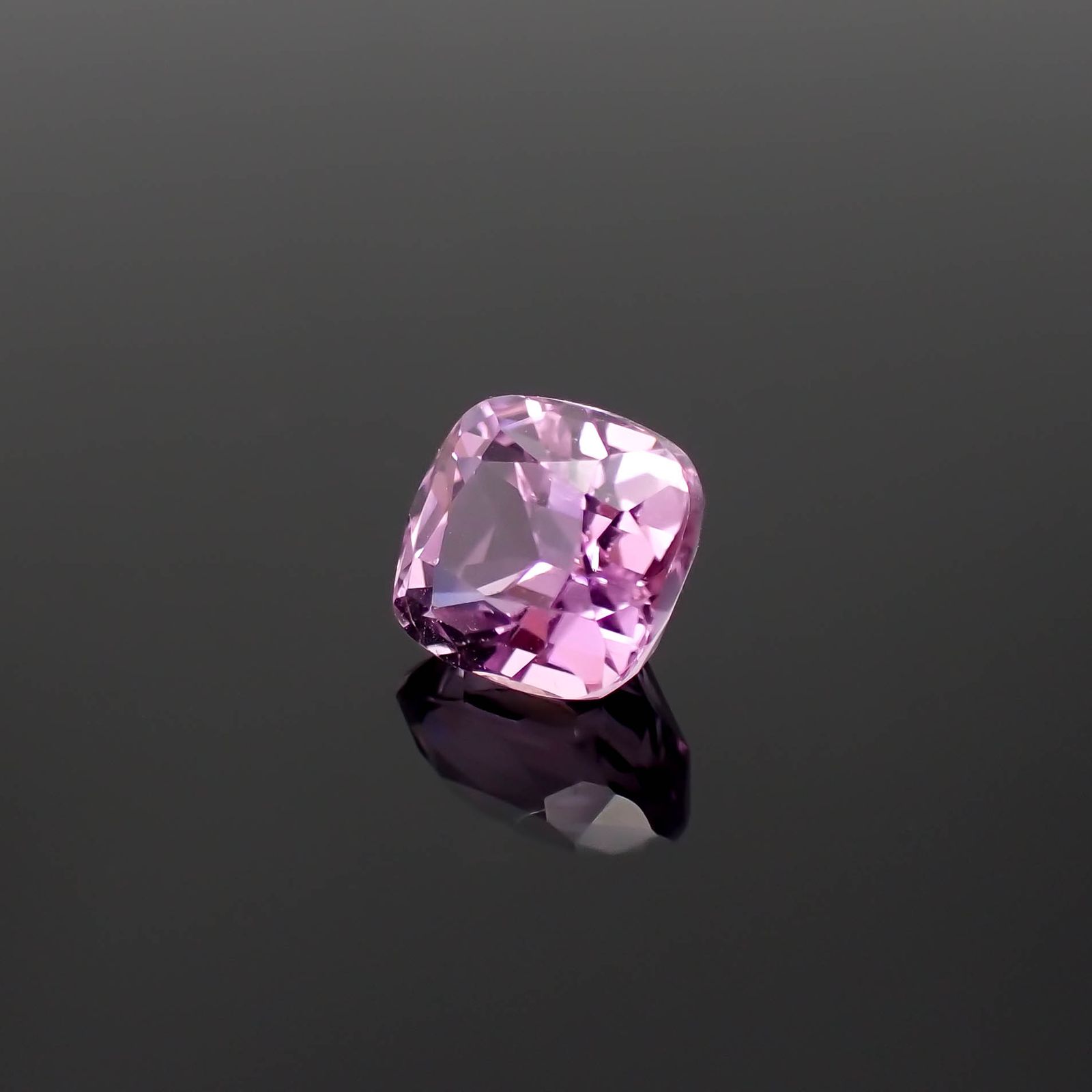 クンツァイト アフガニスタン産 3.64ct[230722930]8.5x8mm前後