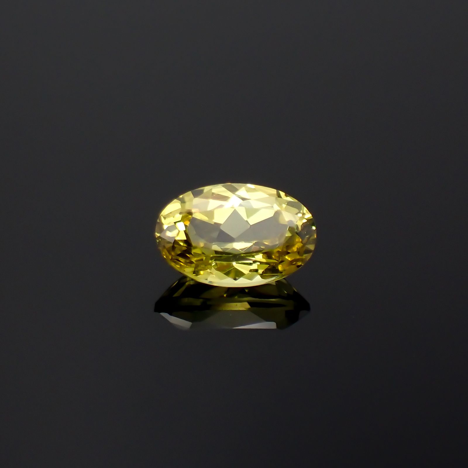 マリガーネット(宝石名グロッシュラー アンドラダイト・ガーネット)マリ共和国産 0.64ct 識別済[231124328]6.3x4.1mm前後