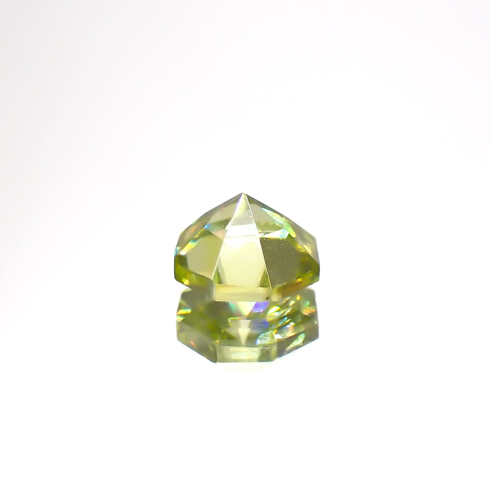 ◇オクタゴンカット◇スフェーン(宝石名スフェーン)マダガスカル産 0.63ct 識別済[231224749]5.1x5.1mm前後