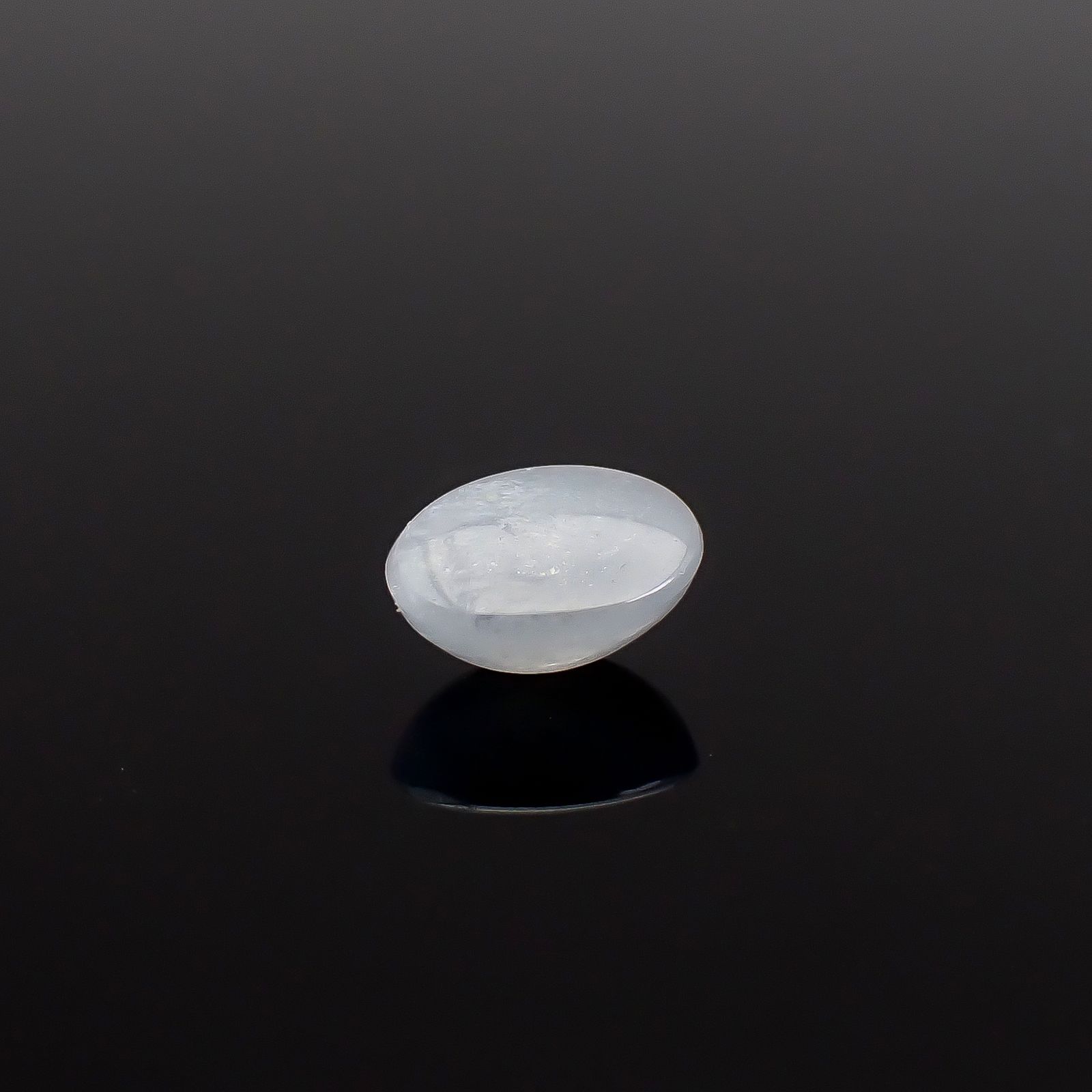ジルコンキャッツアイ ビルマ産 0.62ct / 5.2x4mm前後 [260832881]