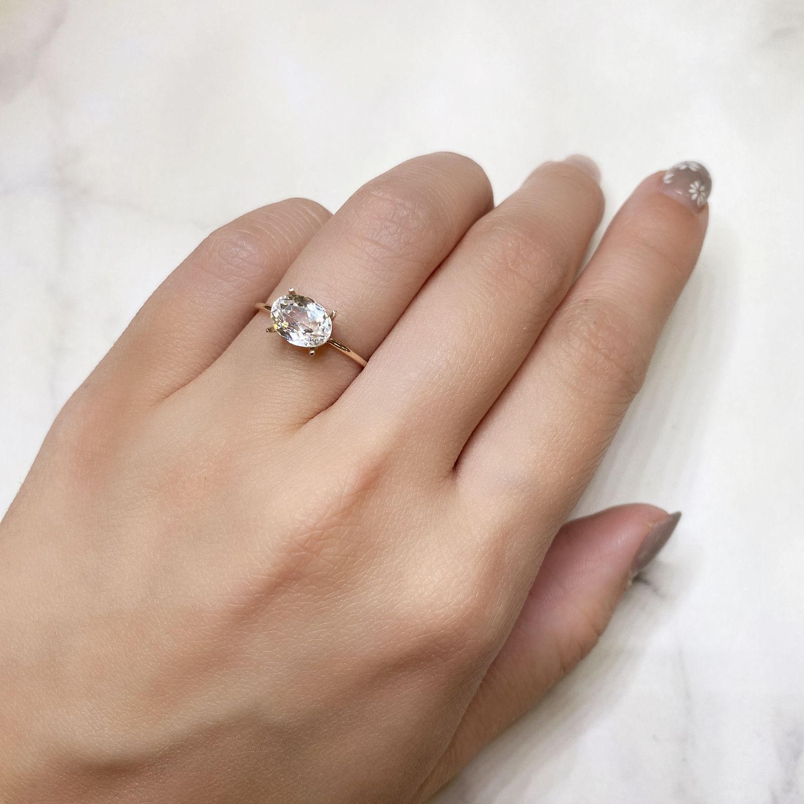 カラーレススポジュミン(宝石名ホワイト・スポジュミン) ブラジル産 1.81ct 識別済[210912629]7.9×6mm前後