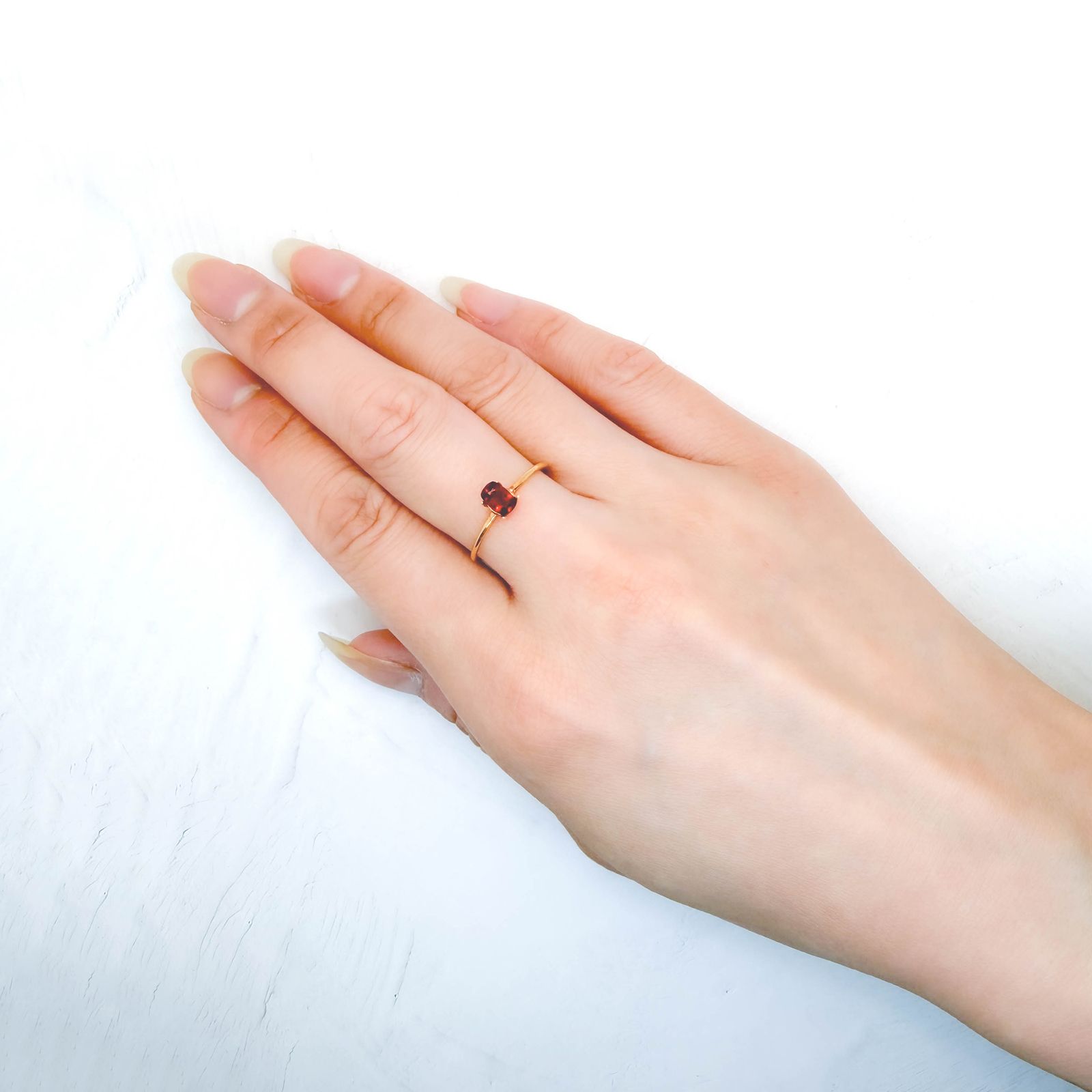 ジェダイスピネル(宝石名スピネル/別名ジェダイスピネル)ビルマ産 GUILD鑑付 0.44ct / 5.4x3.59mm前後 [260732537]