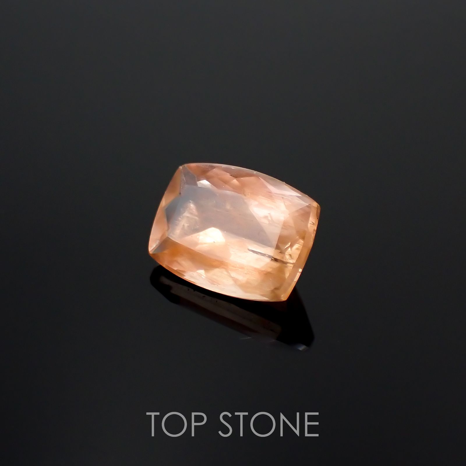 サンストーンスキャポライト(宝石名シーン・スキャポライト)タンザニア産 2.39ct 識別済[221219275]10.1x7.4mm前後