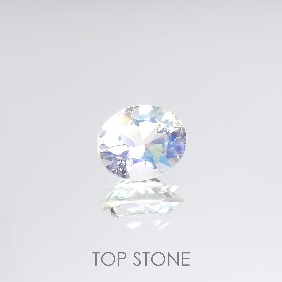 レインボームーンストーン(宝石名ラブラドライト)タンザニア産 0.73ct 識別済[220115457]6.7x5.6mm前後
