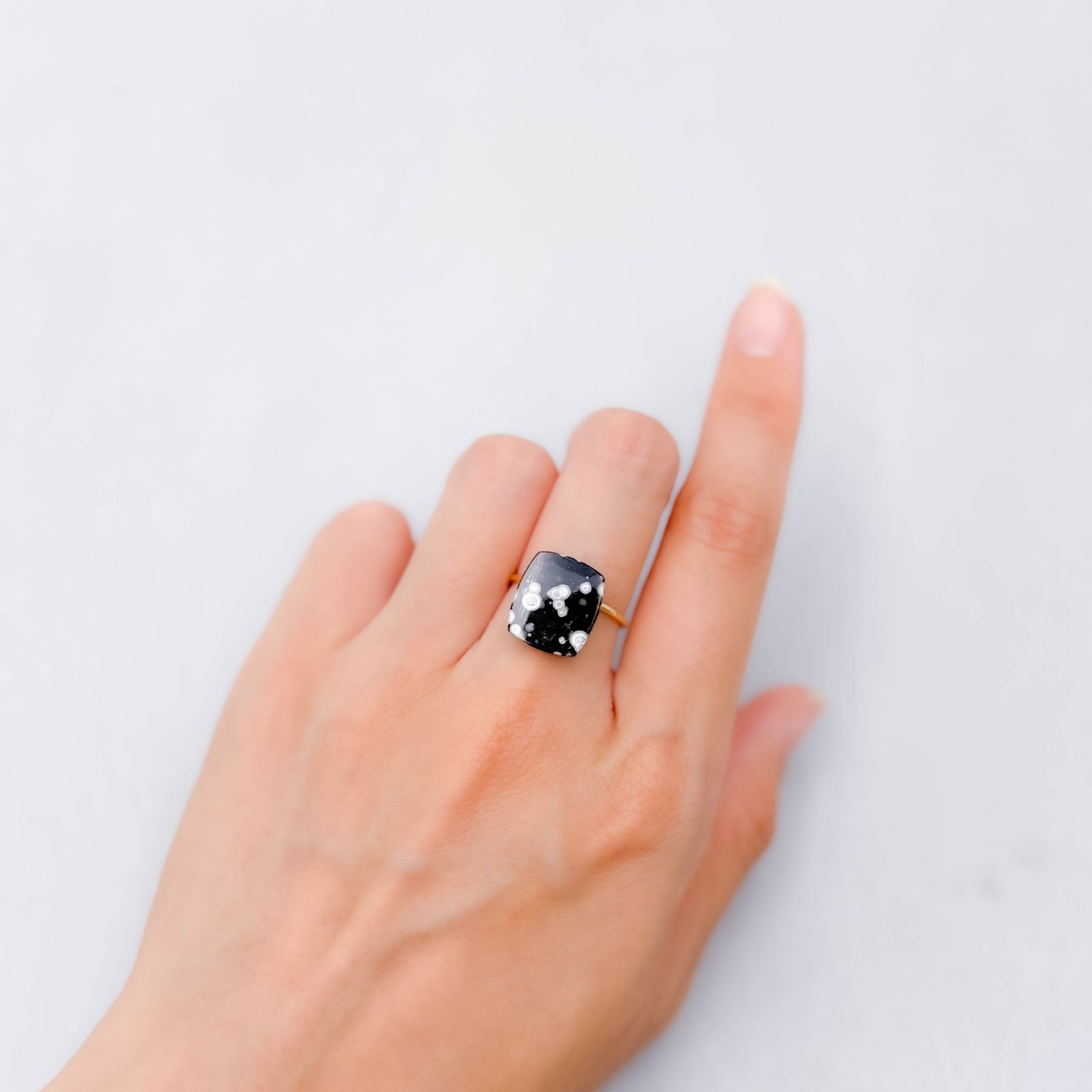 コスミックオブシディアン イタリア産 5.31ct [250730667]13.5x11.9mm前後