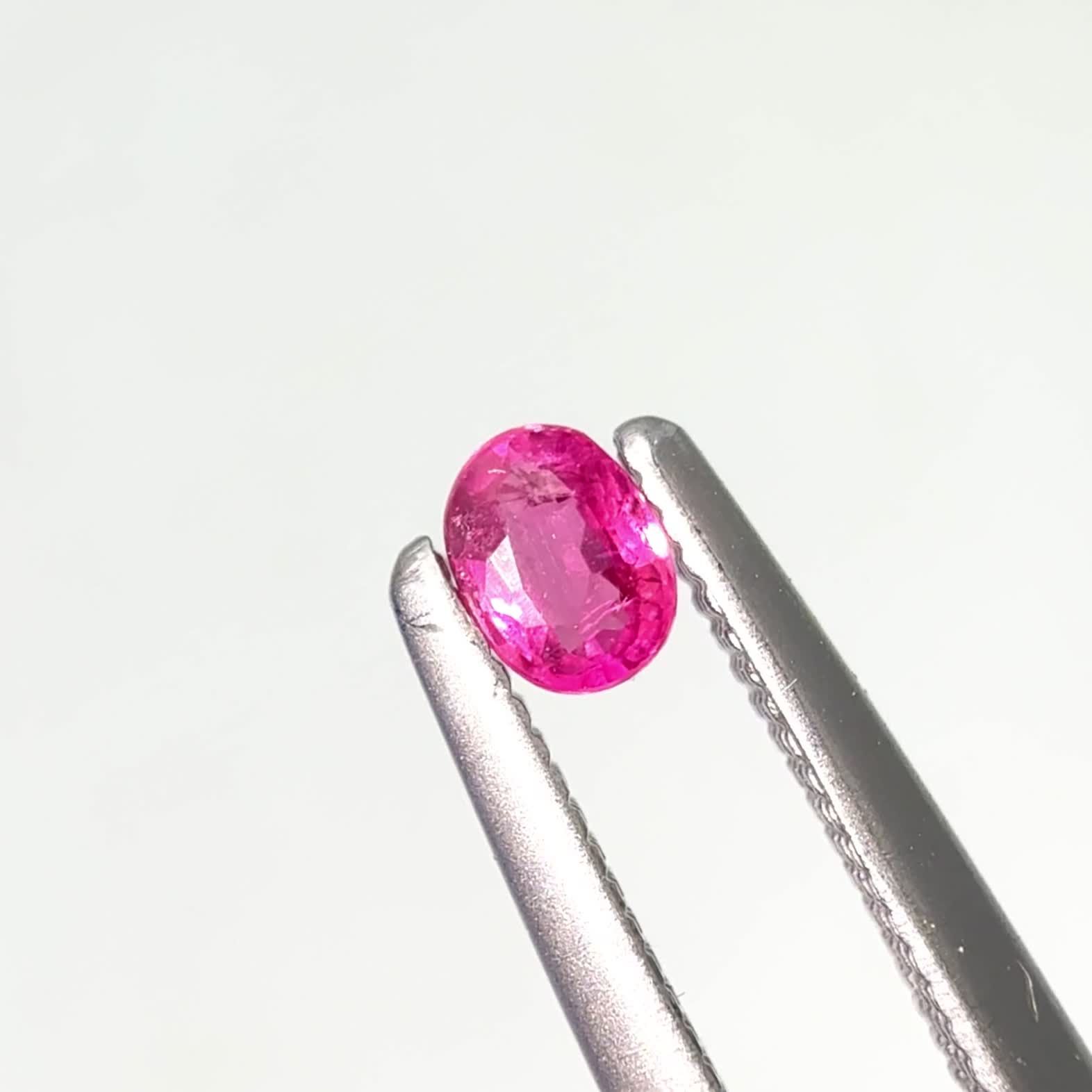 モザンビーク産 ルビー（ジュエリー） ルビーの産地別特徴③モザンビーク産ルビー | カラッツ Gem Magazine