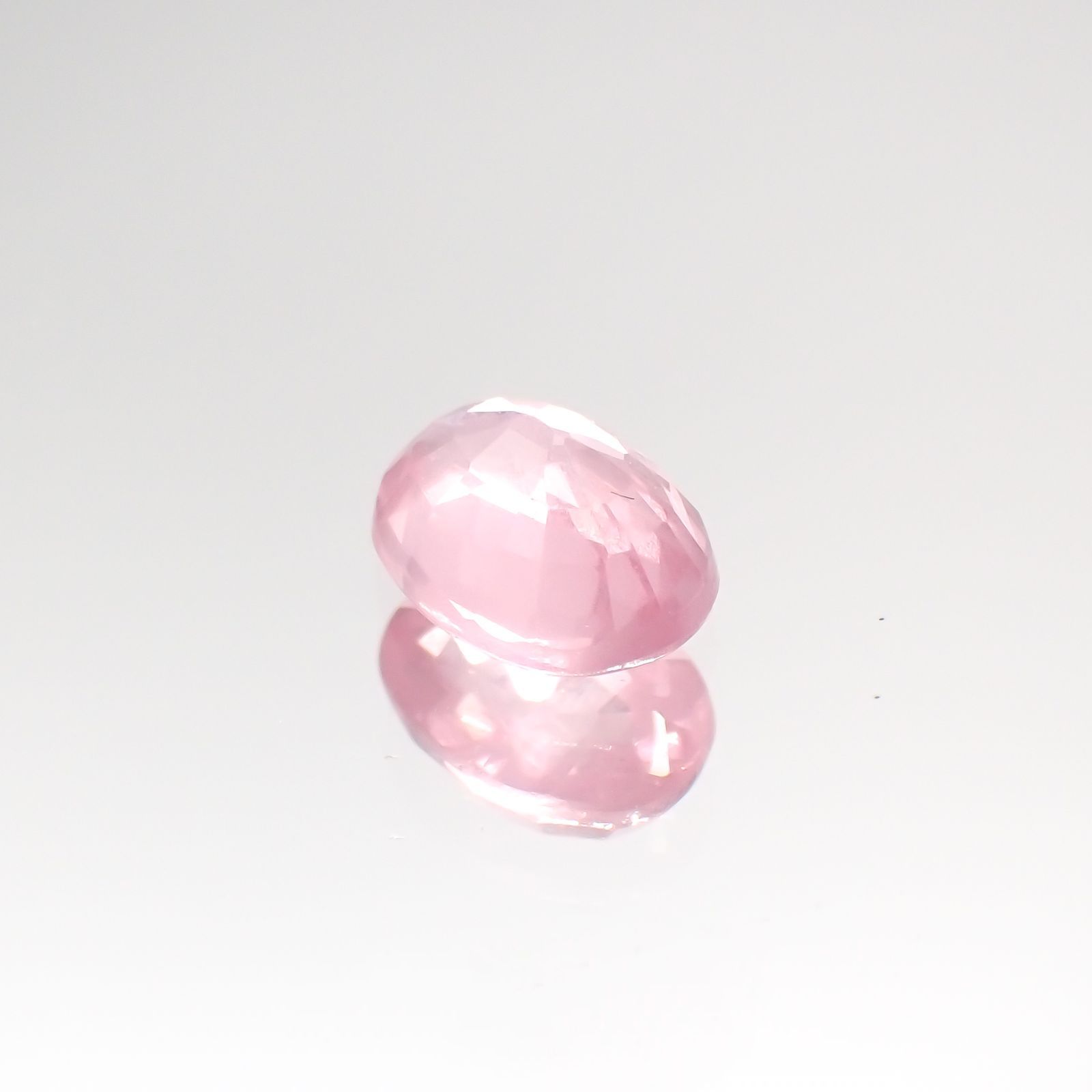シルキーピンクスピネル(宝石名ピンク・スピネル) タンザニア産 0.86ct 識別済[240212894]6.4×4.8mm前後