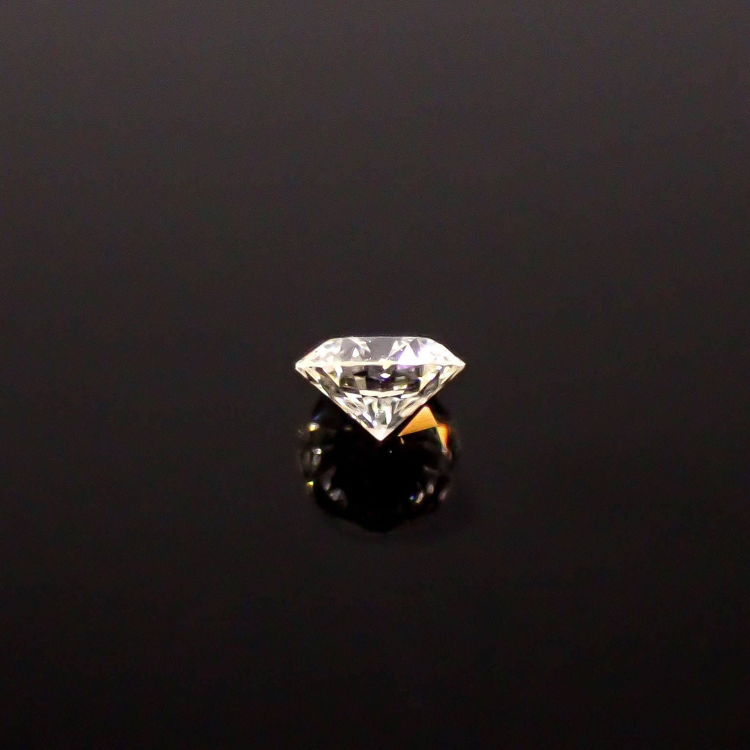 ダイヤモンド SI1-VS ハート&キューピッド 0.056ct / 2.4x2.4mm前後 [251031191]