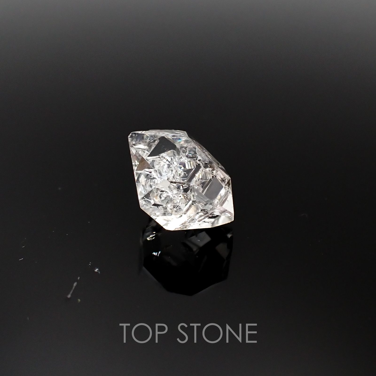 ハーキマーダイヤモンド(宝石名クォーツ) アメリカ・ニューヨーク州産 原石・結晶 3.01ct 識別済[20095004]10.8×8.4mm前後