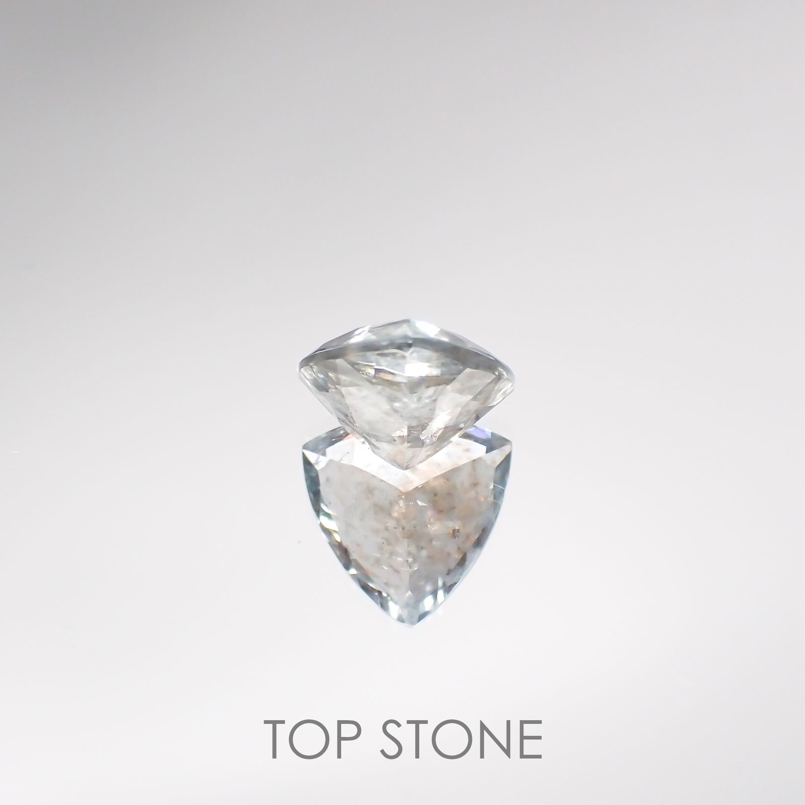 アベンチュリンアクアマリン(宝石名アクアマリン) ナイジェリア産 2.07ct 識別済[210712986]8.9×9.1mm前後