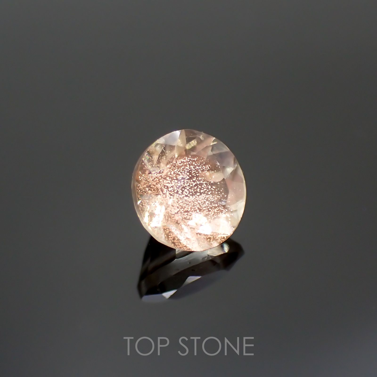 オレゴンサンストーン(宝石名ラブラドライト)アメリカ・オレゴン州産 0.67ct 識別済[220114660]5.6x5.5mm前後