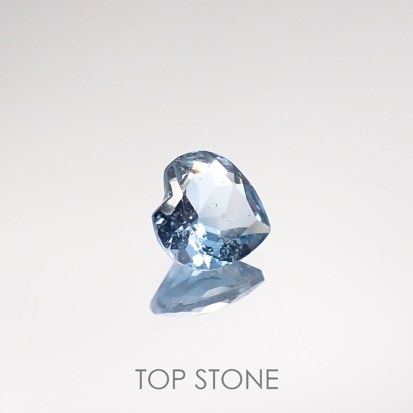 サンタマリアアクアマリン(宝石名アクアマリン) ブラジル産 0.32ct 識別済[210711412]4.8×4.9mm前後
