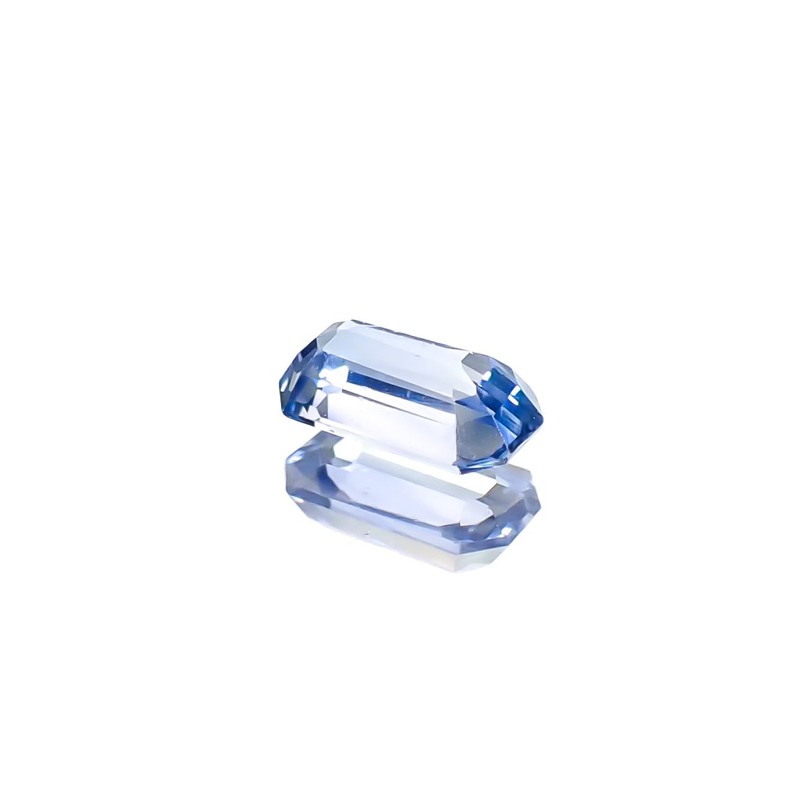 アイスブルーサファイア スリランカ産 0.36ct [241229589]5.3x3mm前後