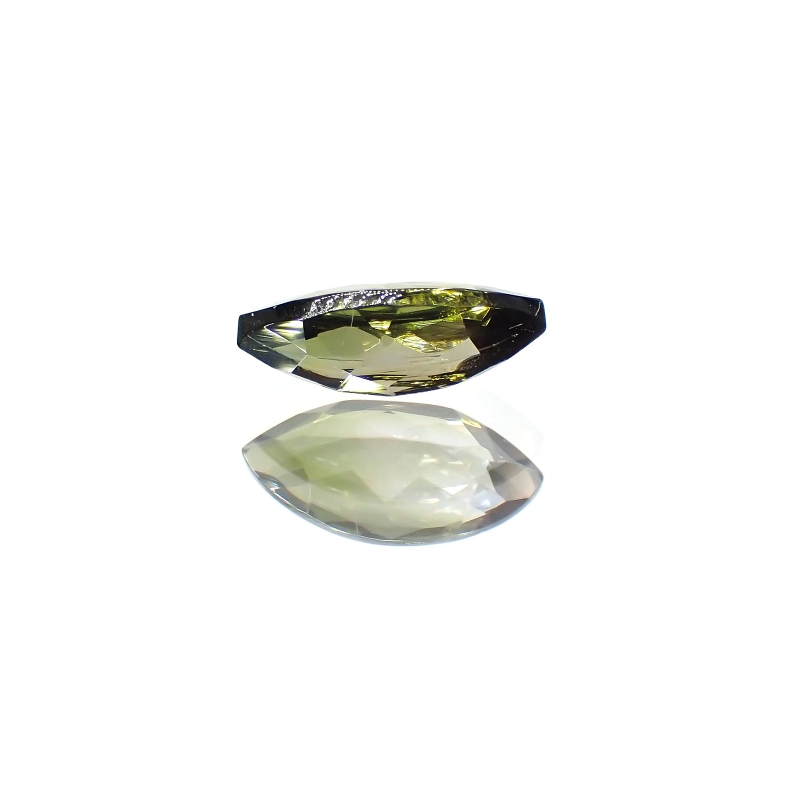 バイカラートルマリン(宝石名バイカラー・トルマリン) ブラジル/アフリカ産 0.81ct 識別済[211013569]9.1×4.4mm前後