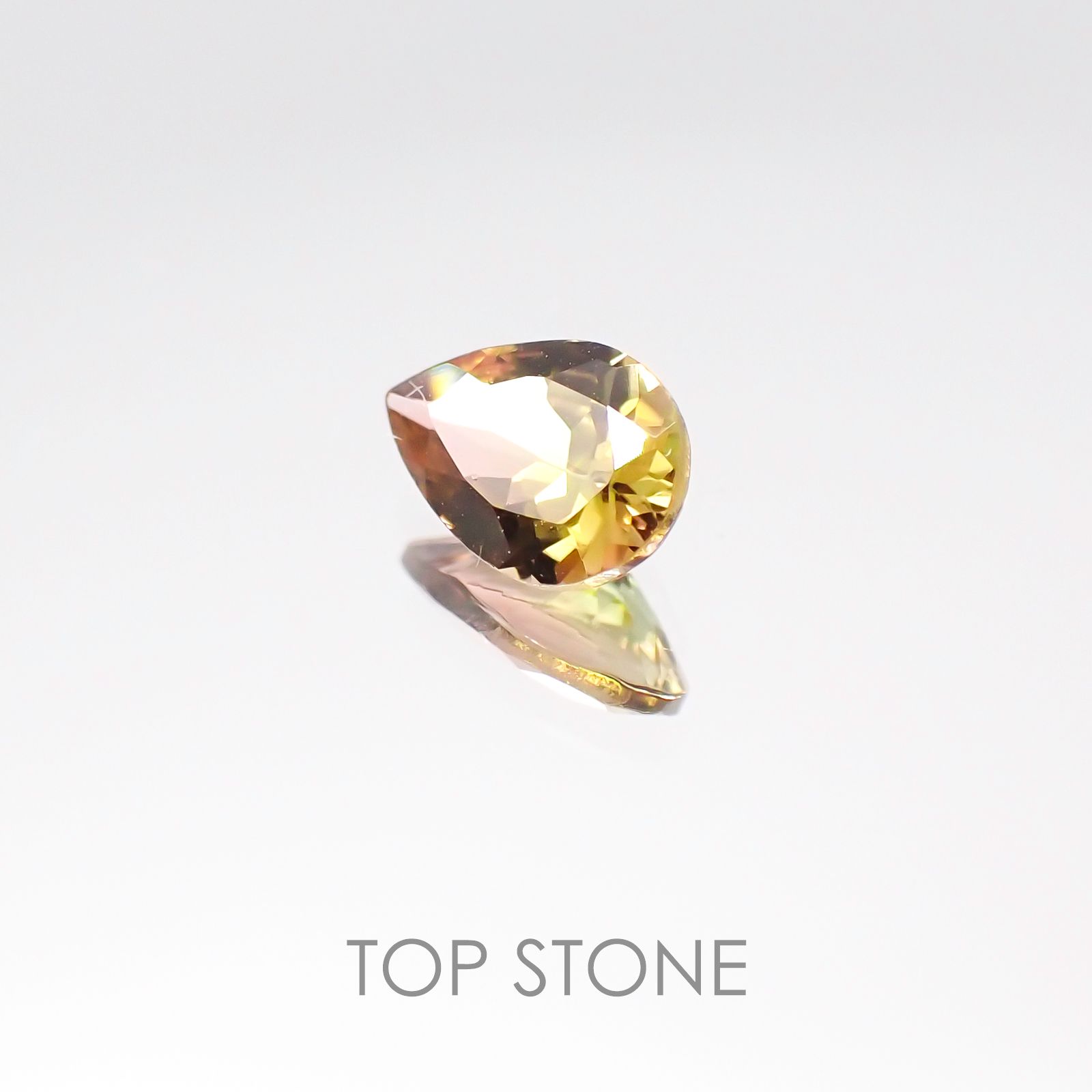 バイカラートルマリン ブラジル産 ルース 0.38ct[20106811]6.1×4.2mm前後