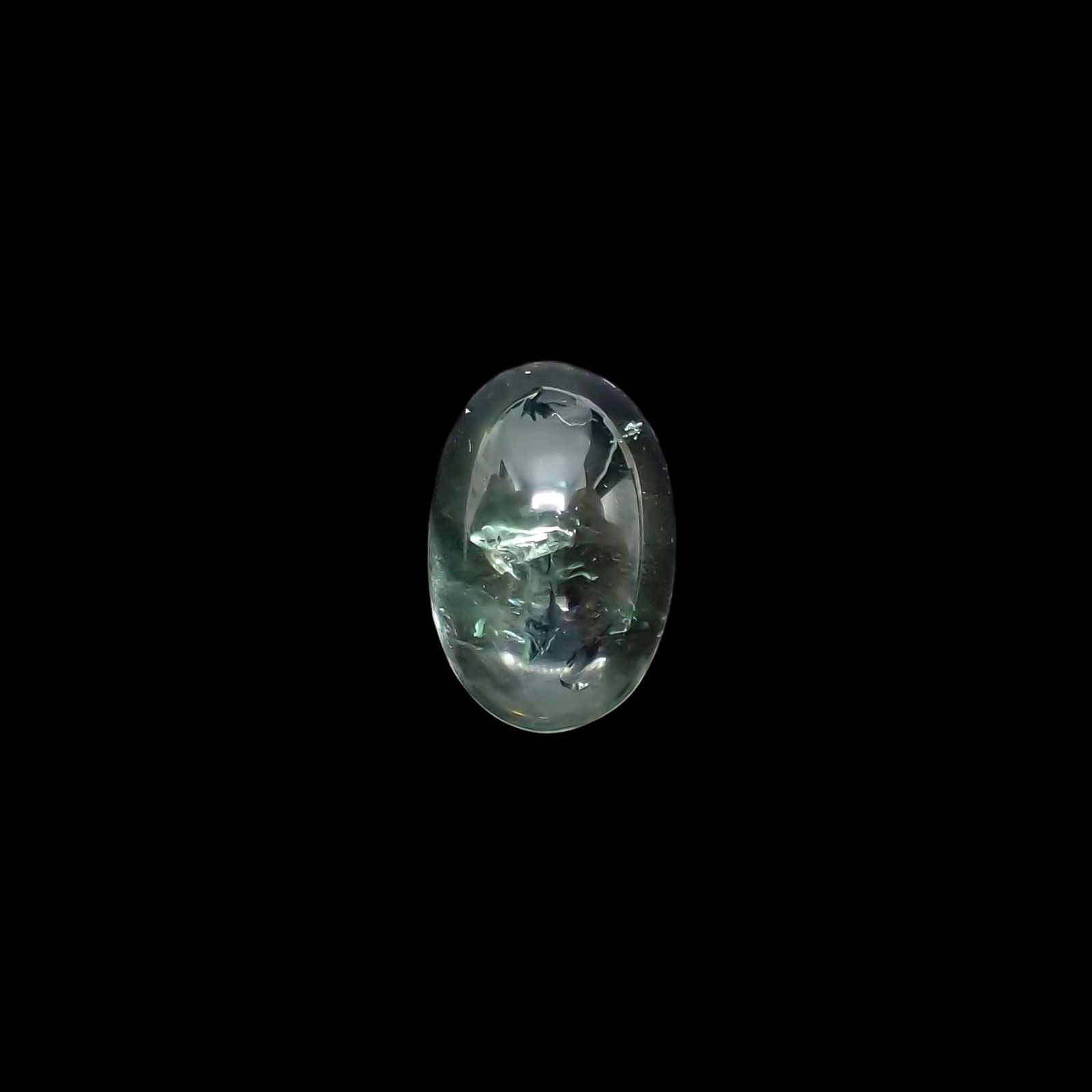 フローライト フルオレッセンス(宝石名フルオライト)イギリス・ロジャリー鉱山産 識別済 3.83ct / 11.5x7.6mm前後 [211113763]