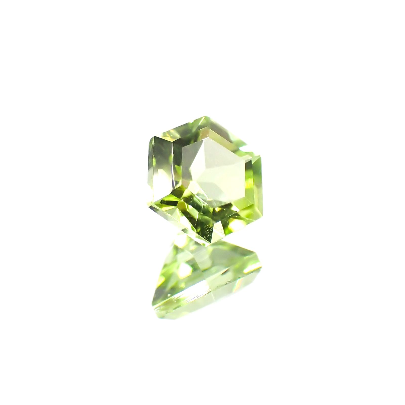 ◇ヘキサゴンカット◇ペリドット(宝石名ペリドット) パキスタン産 0.63ct 識別済[250813100]4.9×4.9mm前後