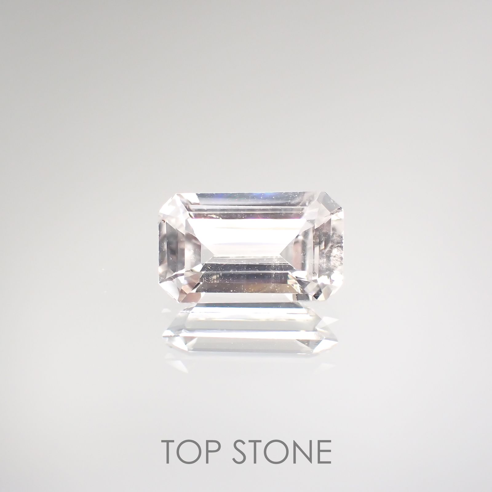 フェナカイト(宝石名ホワイト・フェナカイト) ブラジル産 1.913ct ソ付(彩珠)[210812705]10.1×6.1mm前後