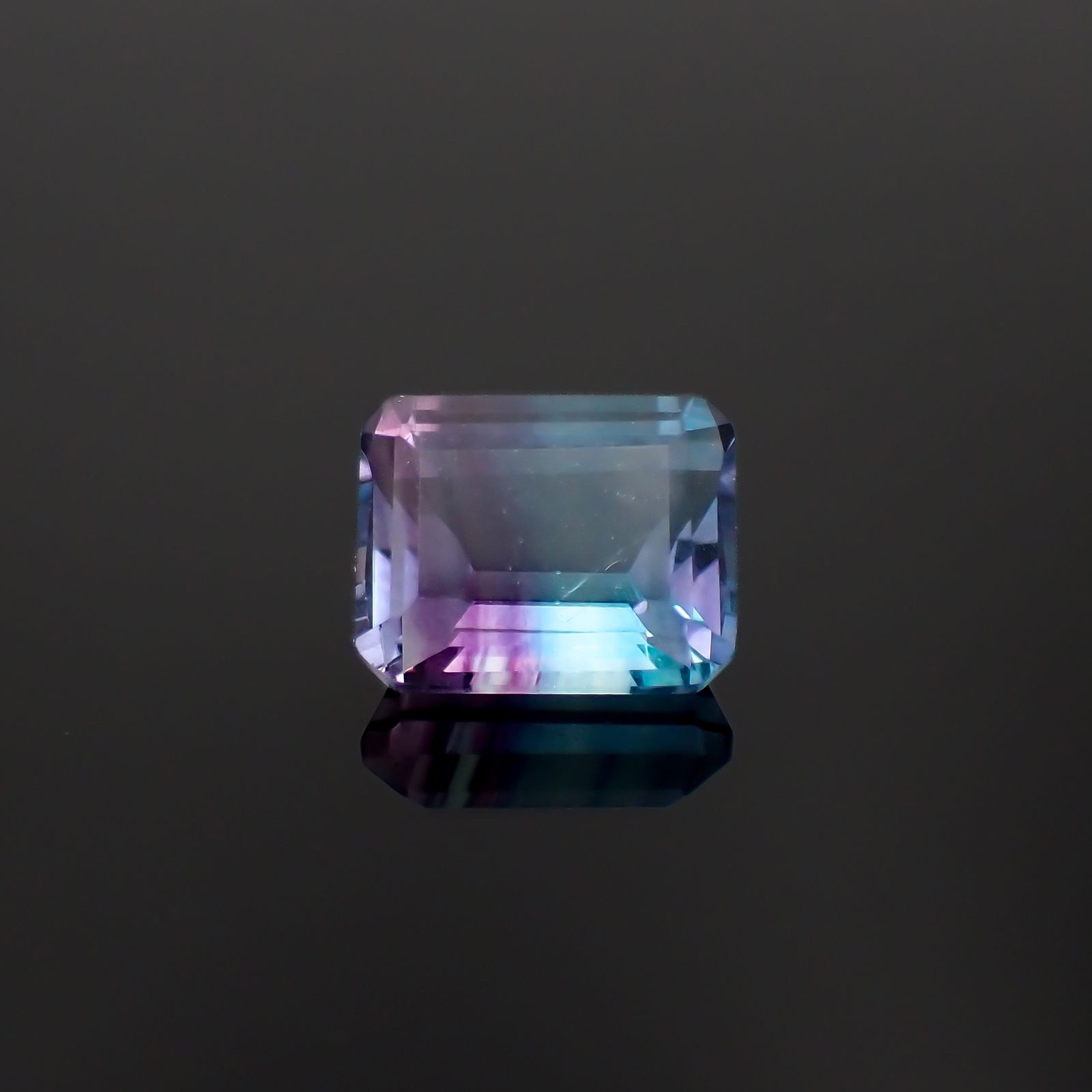 パーティカラーフローライト フルオレッセンス ブラジル産 4.22ct[230823262]10x7.9mm前後