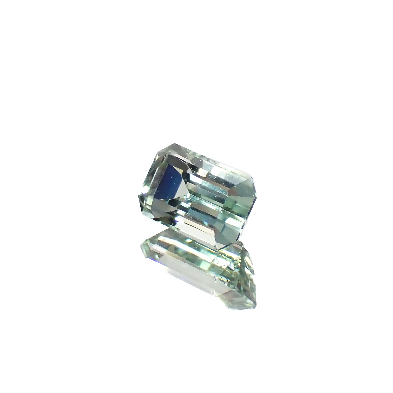 バナジウムコーネルピン(宝石名コーネルピン)タンザニア産 0.59ct 識別済[240326555]6x3.7mm前後