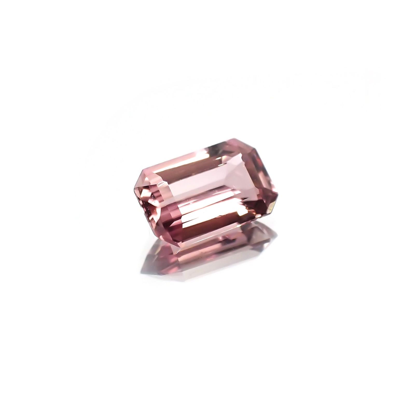 カラーシフト ピンクダイアスポア(宝石名ダイアスポア)アフガニスタン産 1.291ct ソ付(日独)[231124288]8.1x5.2mm前後