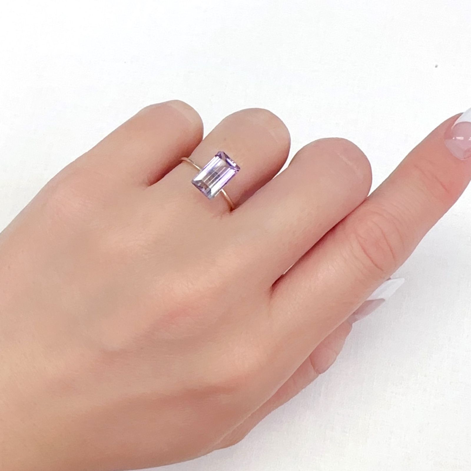 アワーグラスアメジスト(宝石名バイカラー・クォーツ)モロッコ産 1.80ct 識別済[231225097]9.9x6.2mm前後