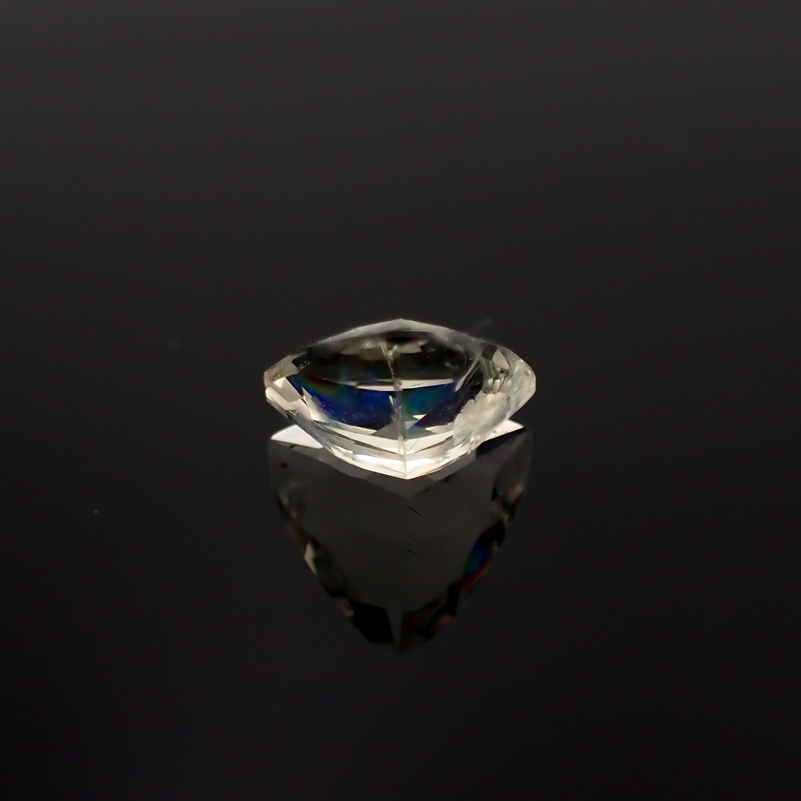 リューサイト 遊色効果あり(宝石名リューサイト)イタリア産 1.14ct 識別済[230421437]7.9x7.9mm前後