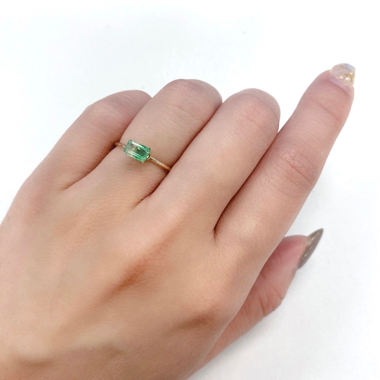 バイカラーツァボライト タンザニア産 ルース 0.56ct[210610919]5.9×3.7mm前後
