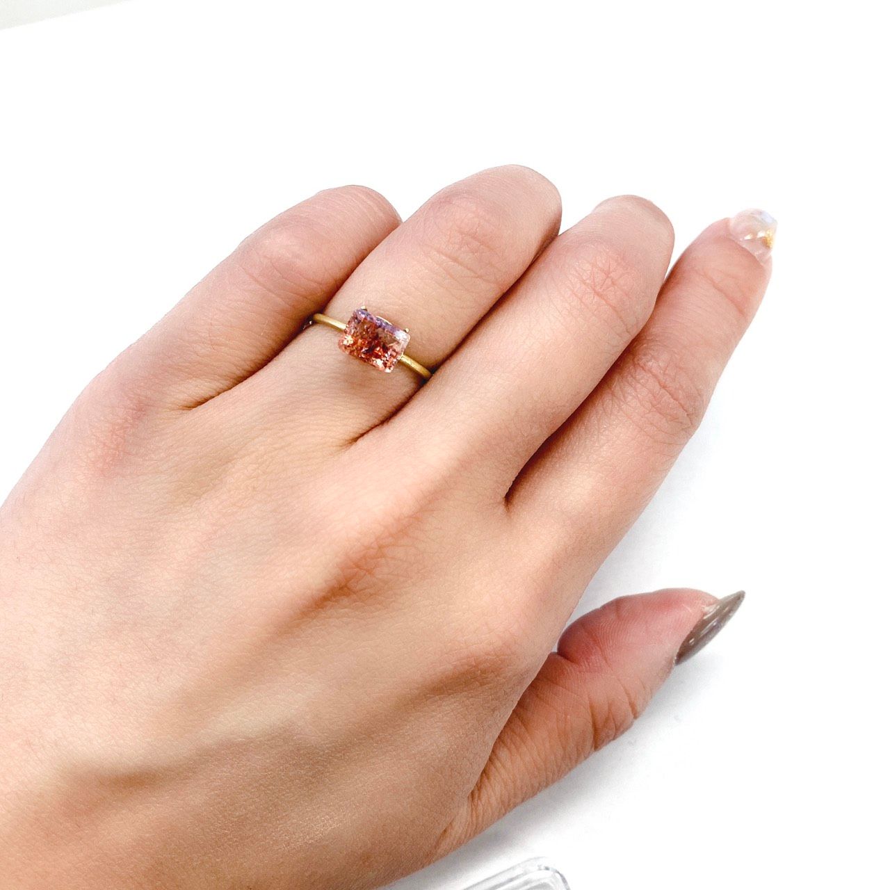 ファイヤークォーツ ナイジェリア産 ルース 1.3ct[210510705]7.5×5.6mm前後