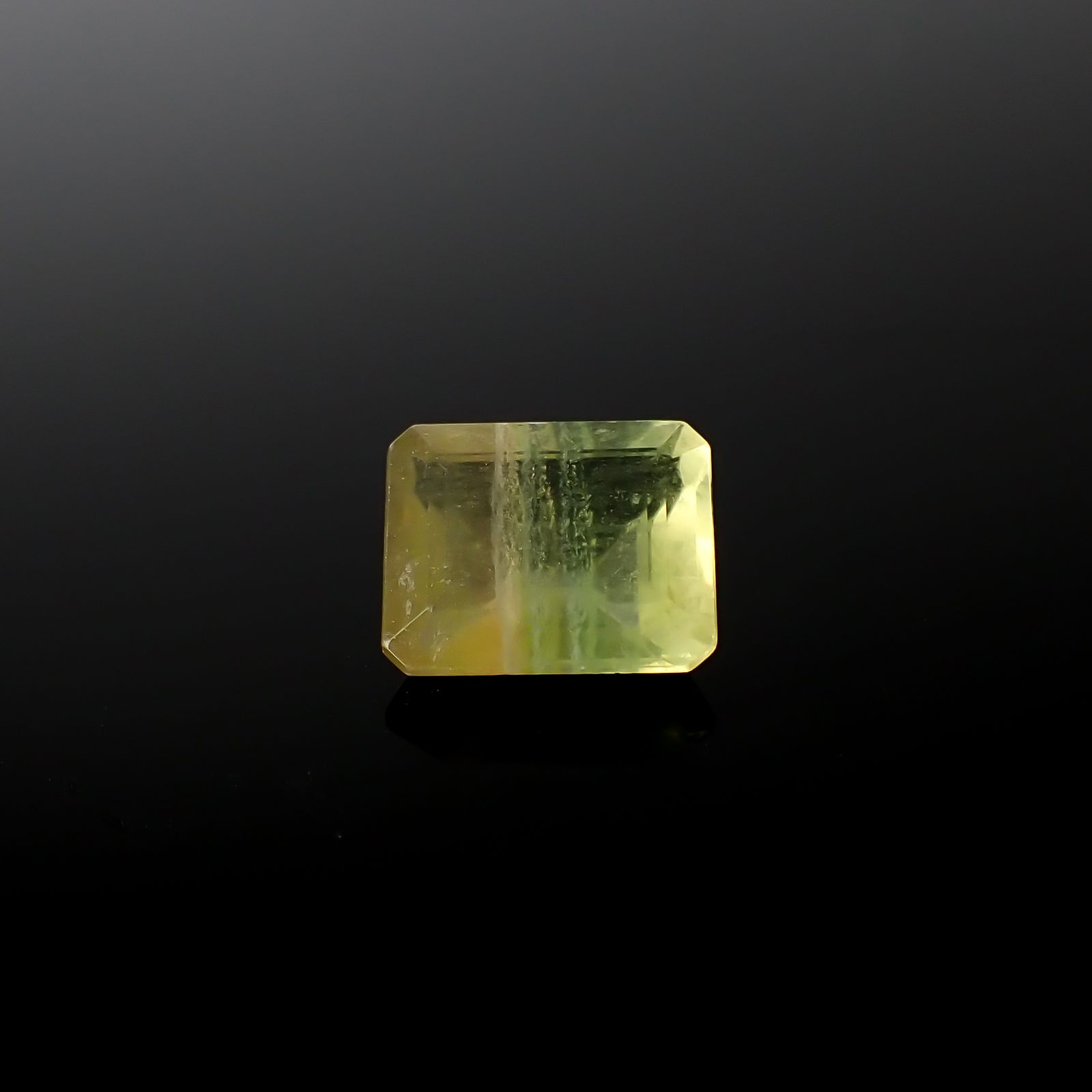 バイカラーフローライト フルオレッセンス ブラジル産 3.68ct[240928912]10x8mm前後
