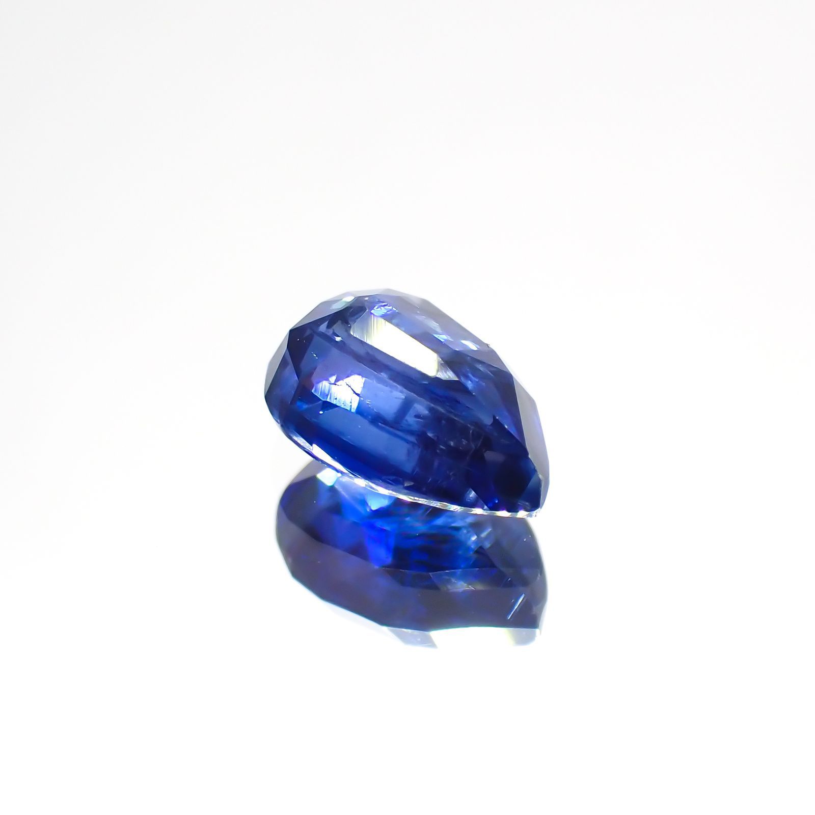 カイヤナイト(宝石名カイヤナイト)ネパール産 1.01ct 識別済[231023929]7.2x5mm前後
