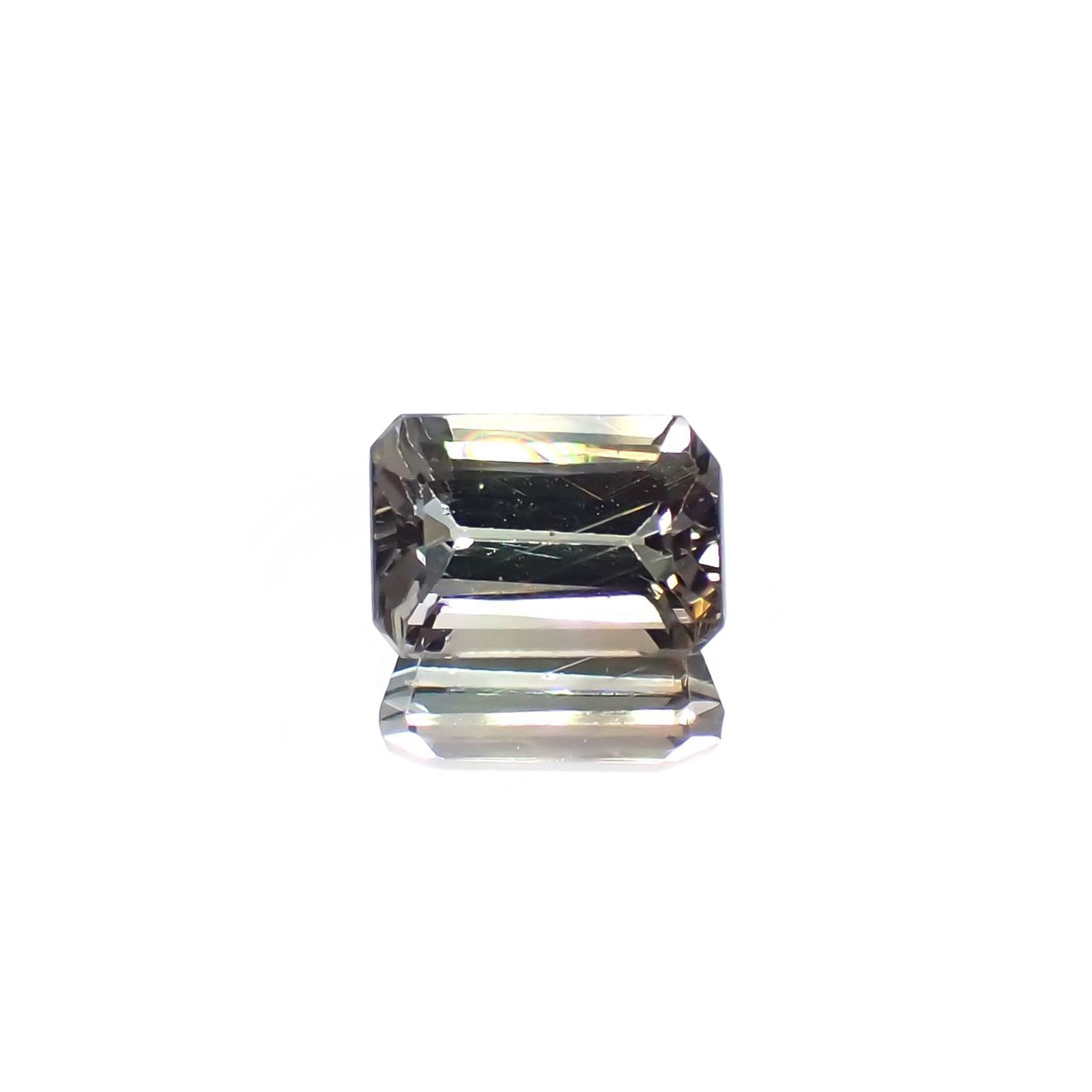 バイカラータンザナイト(宝石名ゾイサイト) タンザニア産 ソ付(彩珠) 0.707ct / 5.8x4.1mm前後 [260311843]