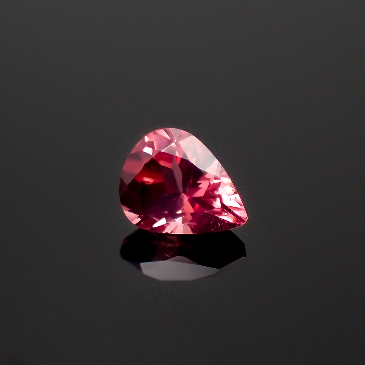 ピンクスピネル パパラチャカラー タンザニア産 0.17ct[230421858]4x3.1mm前後